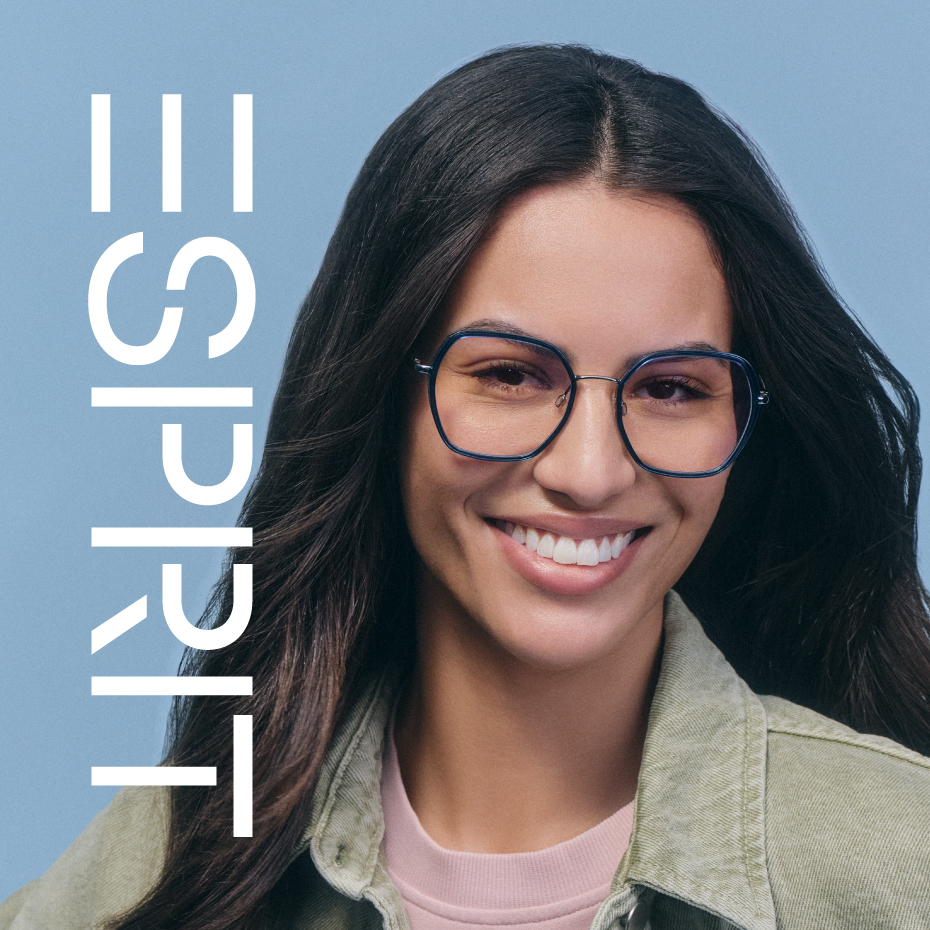 Esprit: Frau mit Brille