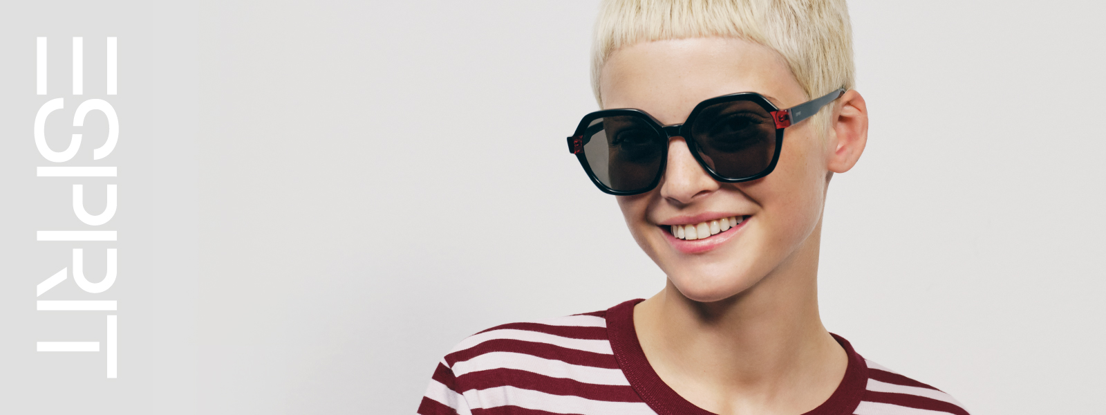 Esprit: Frau mit Sonnenbrille